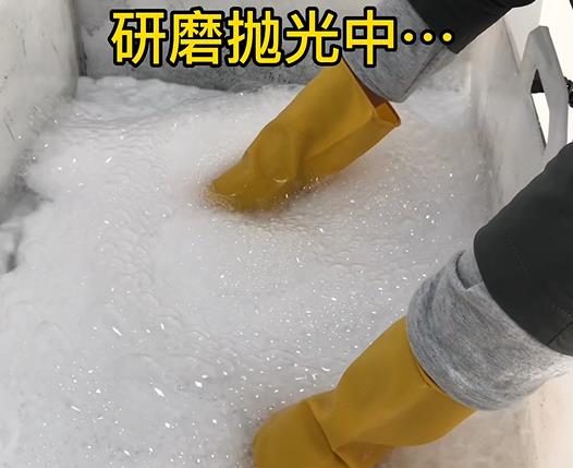 正在CNC機加工鋁件去毛刺去刀紋