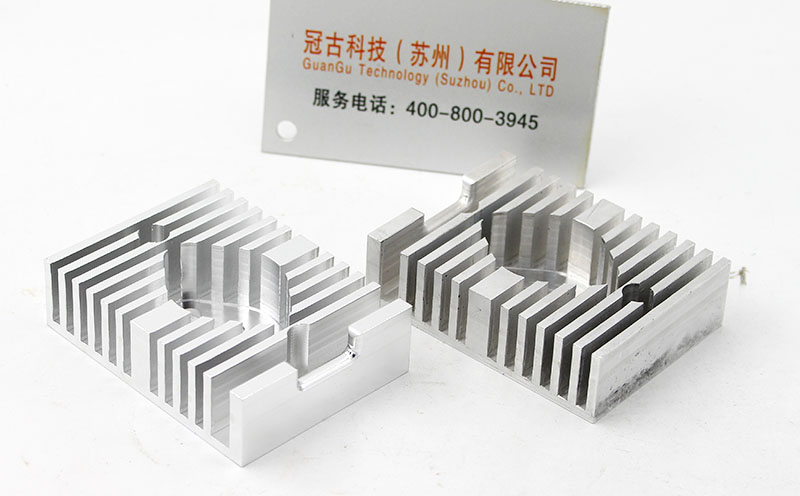 鋁散熱器散熱片拋光去毛刺